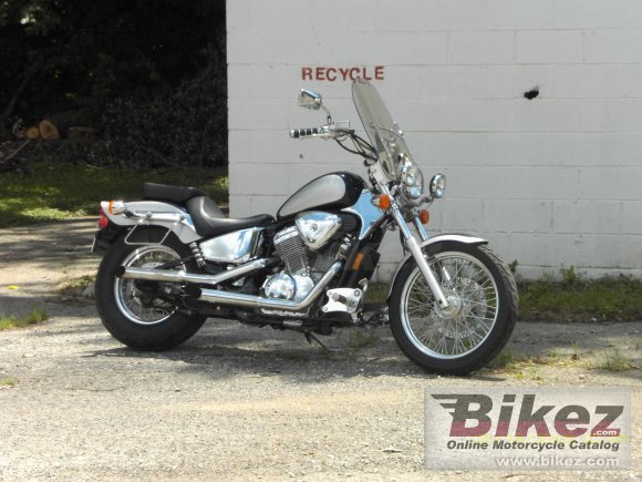 1999 Honda VT 600 C Shadow photo